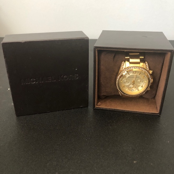 Michael Kors Gold Watch - Picture 2 of 7